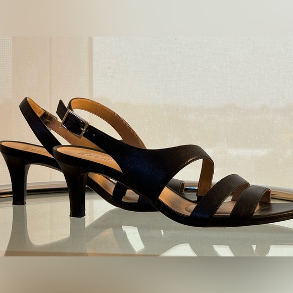 Naturalizer sandals, size 9 N - Picture 1 of 8